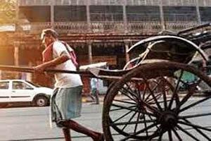 zindagi ka bojh uthaye hue chalte rahiye